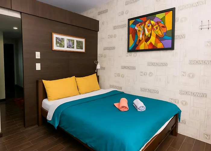 The Plush Pad Makati Ayala Views 300mb Wifi 1940 *